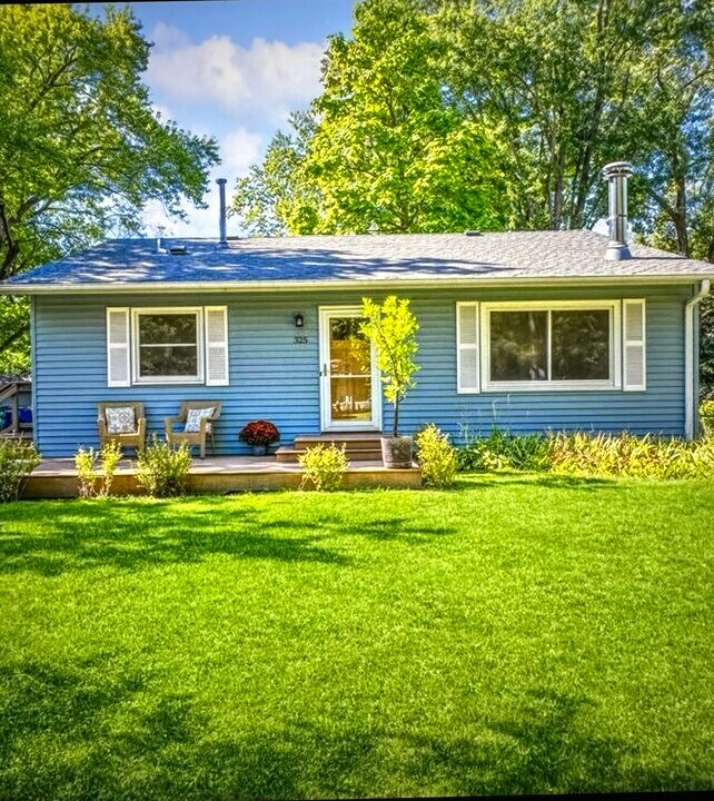 325 Quantico Ln N in Plymouth, MN - Building Photo