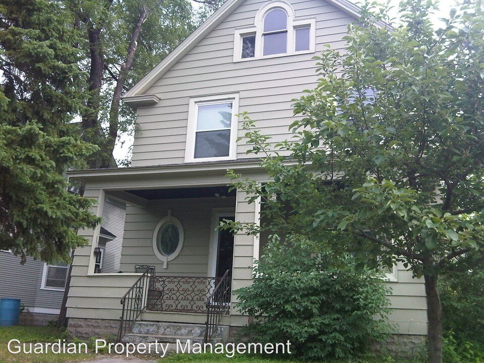 1278 Charles Ave in St. Paul, MN - Building Photo