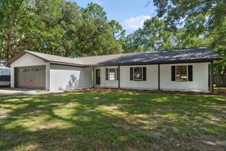 5257 Rowe Trail in Milton, FL - Foto de edificio - Building Photo