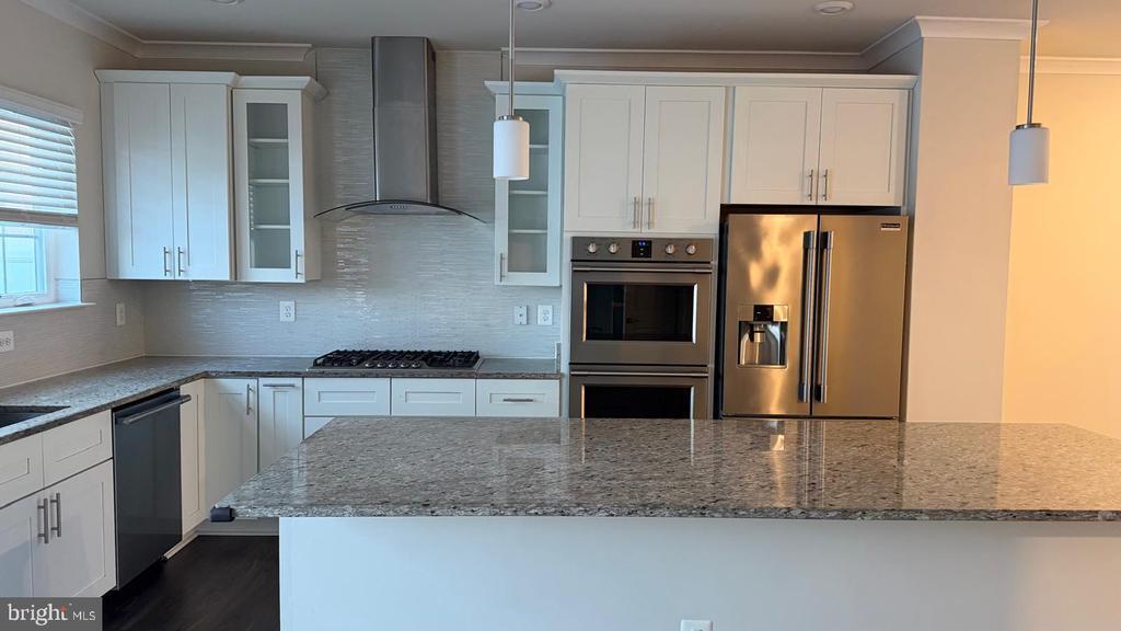 7999 Potter Pl in Elkridge, MD - Building Photo