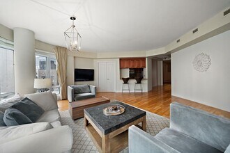 2000 Drummond St in Montréal, QC - Building Photo - Building Photo