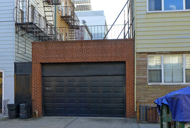 126 Withers Street in Brooklyn, NY - Building Photo - Building Photo