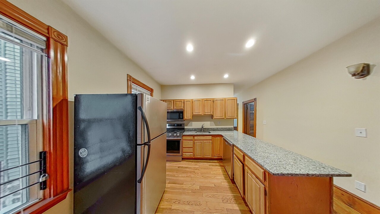 6 Carmel St, Unit 4 in Boston, MA - Building Photo