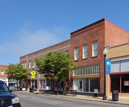 200-208 E Washington St in Suffolk, VA - Foto de edificio - Building Photo