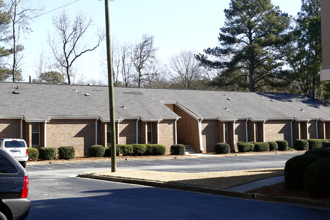 Henderson Park in Atlanta, GA - Building Photo - Building Photo