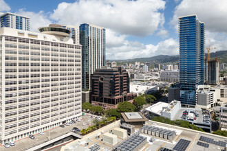 The Park on Ke'eaumoku in Honolulu, HI - Building Photo - Building Photo