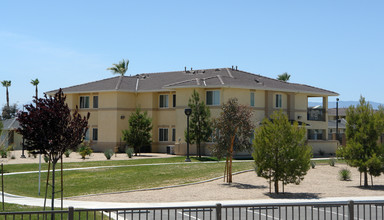 Impressions at Valley Center in Victorville, CA - Foto de edificio - Building Photo