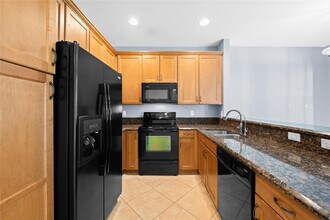 10810 NW 74th Dr in Parkland, FL - Building Photo - Building Photo