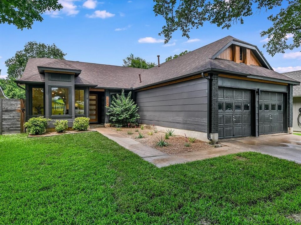 2600 Piping Rock Trail in Austin, TX - Building Photo