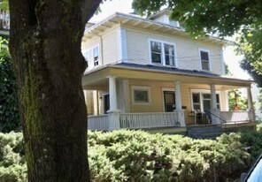1804 SE Madison in Portland, OR - Building Photo