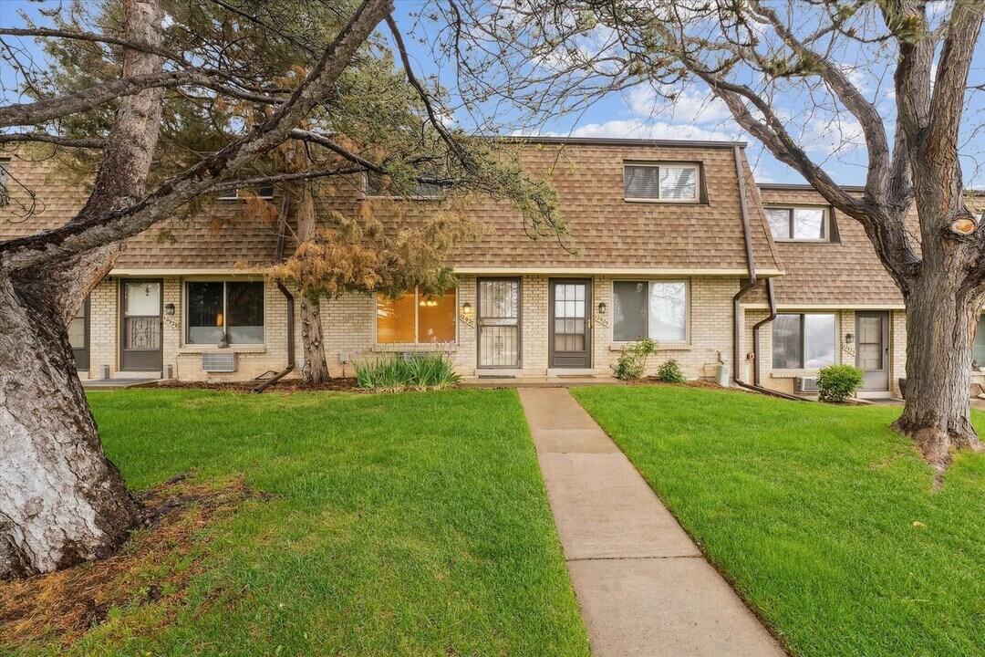 12927 W 20th Ave in Golden, CO - Building Photo