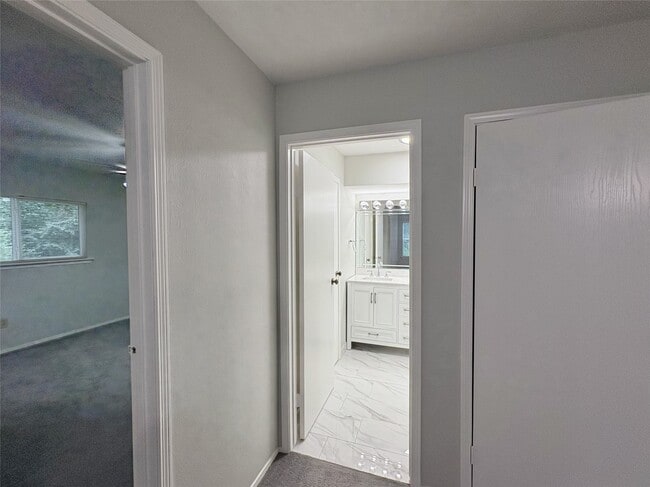 property at 5 Snapdragon Ct