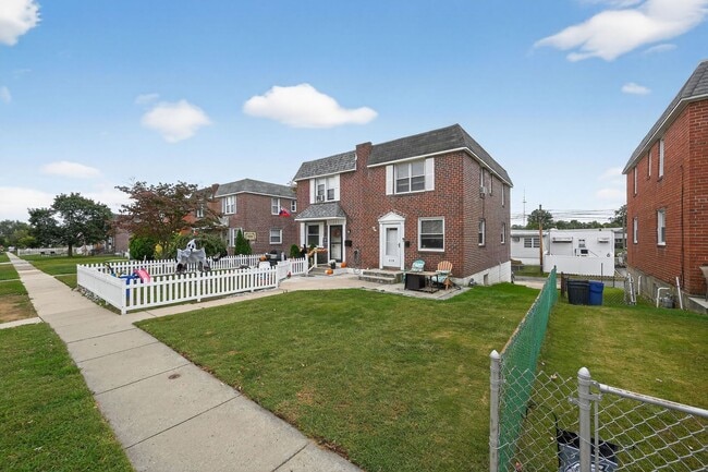 215 Lynn Rd in Ridley Park, PA - Building Photo - Building Photo