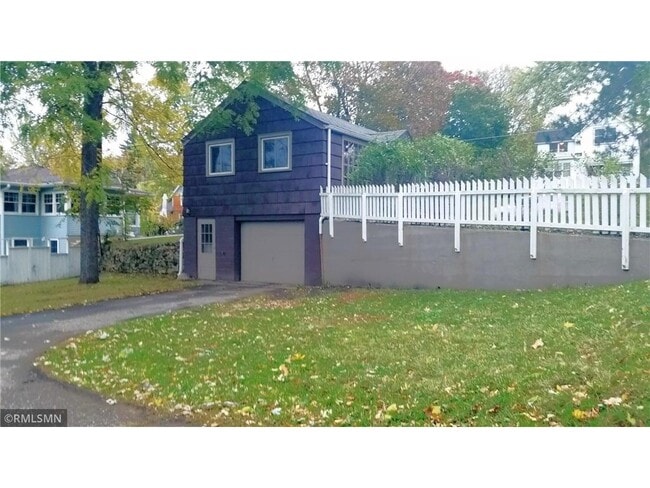 823 Elm St in Hudson, WI - Building Photo - Building Photo