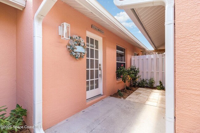 165 Casseekee Trail, Unit 7165 in Melbourne Beach, FL - Foto de edificio - Building Photo