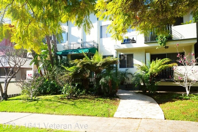 1641 Veteran Ave