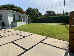 6811 SW 52nd St in Miami, FL - Building Photo