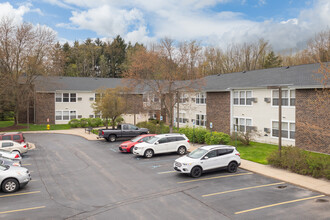 Coventry Woods in Grand Rapids, MI - Building Photo - Building Photo