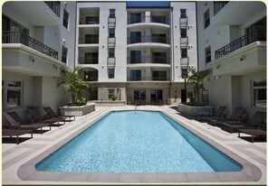West 27th Place Apartments