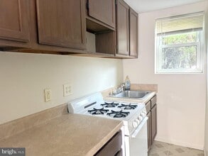 1100 Grant Ave in Oaklyn, NJ - Building Photo - Building Photo