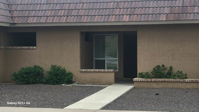 property at 421 W Yukon Dr