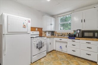 212 W North St in Warrensburg, MO - Building Photo - Building Photo