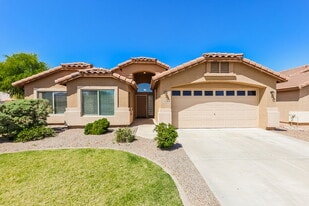 8328 S 48th Dr in Phoenix, AZ - Building Photo