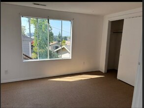 1806 E 20th St, Unit 3rd in Oakland, CA - Foto de edificio - Building Photo