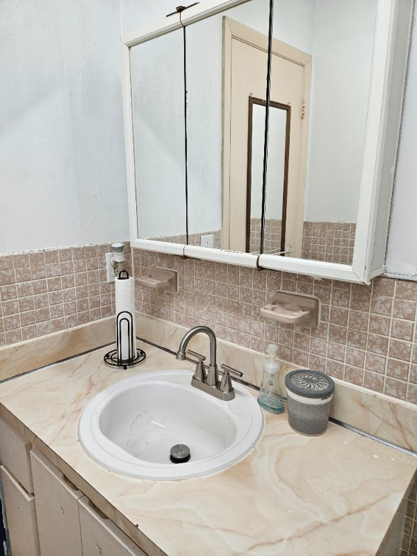 5881 NW 16th Pl in Sunrise, FL - Foto de edificio - Building Photo