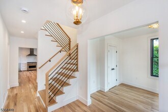 554 Valley Rd in Montclair, NJ - Building Photo - Building Photo