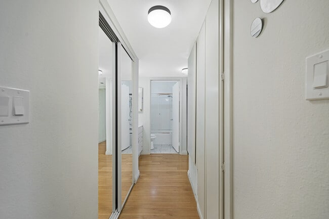 435 Virgil Ave in Los Angeles, CA - Building Photo - Building Photo