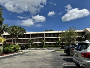 8773 Shadow Wood Blvd, Unit Shadow wood in Coral Springs, FL - Building Photo - Building Photo