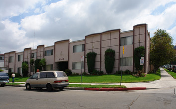 Villa Northgate Apartments in Canoga Park, CA - Building Photo - Building Photo