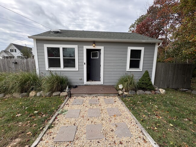 property at 28 Sheridan Dr