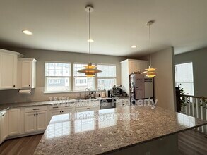 1059 Lathrop Ln in Apex, NC - Building Photo - Building Photo