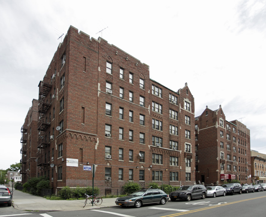 2101-2111 Albemarle Rd in Brooklyn, NY - Building Photo