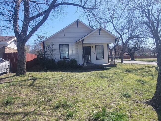 property at 1702 E Pecan St