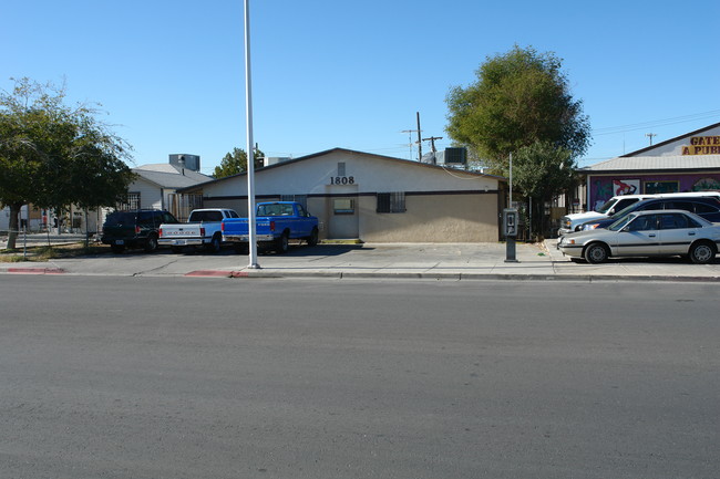 1808 Fairfield Ave in Las Vegas, NV - Foto de edificio - Building Photo