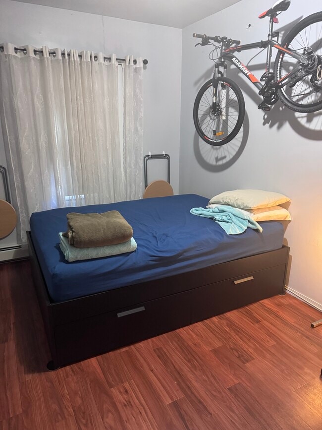 165 Winfield Ave, Unit 128 sqft Bedroom