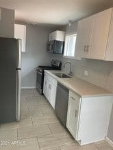 2242 N 29th Pl in Phoenix, AZ - Building Photo - Building Photo