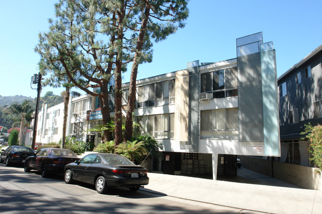 Millennium Apartments in North Hollywood, CA - Foto de edificio - Building Photo