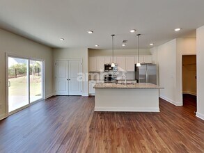 897 Headland Wy in Canton, GA - Building Photo - Building Photo