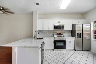 6513 Via Regina, Unit 6513 Via Regina in Boca Raton, FL - Building Photo