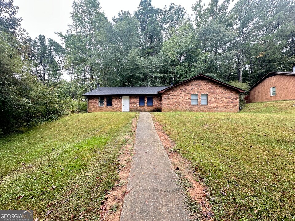 271 E Wright St in Winder, GA - Building Photo