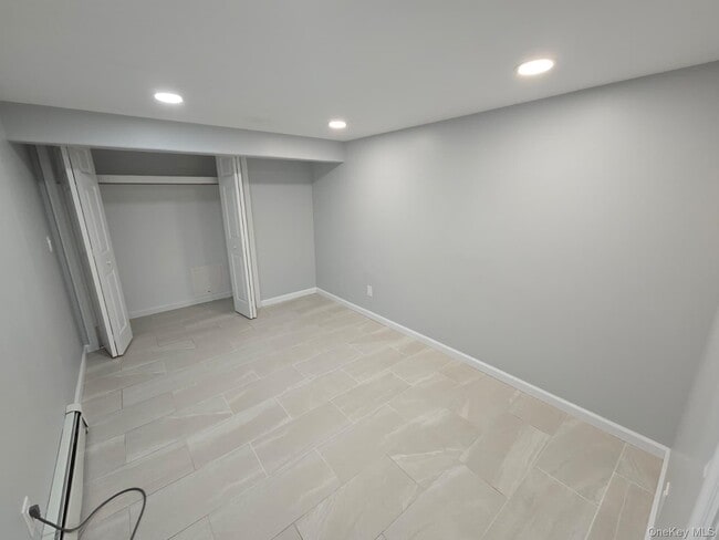 49 Dare Rd in Selden, NY - Building Photo - Building Photo