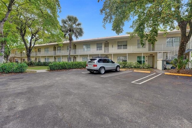 property at 2518 Riverside Dr