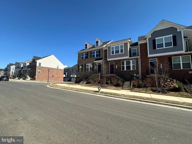 5516 Manor Park Dr in Upper Marlboro, MD - Building Photo - Building Photo