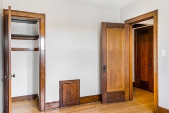 3919 N Morris Blvd in Shorewood, WI - Building Photo - Building Photo