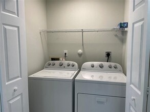 1775 NW 166th Ave in Pembroke Pines, FL - Foto de edificio - Building Photo