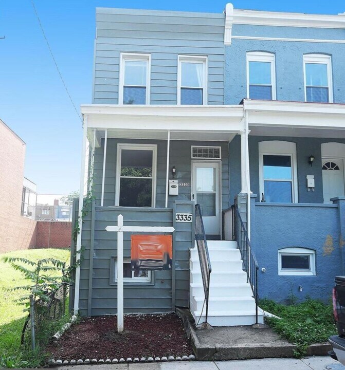 3335 Elm Ave in Baltimore, MD - Building Photo